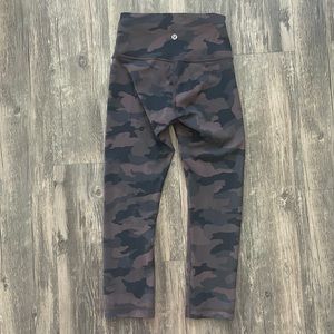 Lululemon Wunder Train Hi-Rise Crop 21”